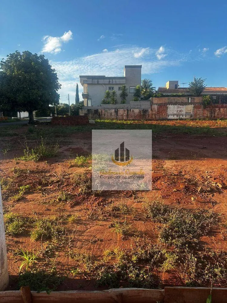 Loteamento e Condomínio, 1000 m² - Foto 1