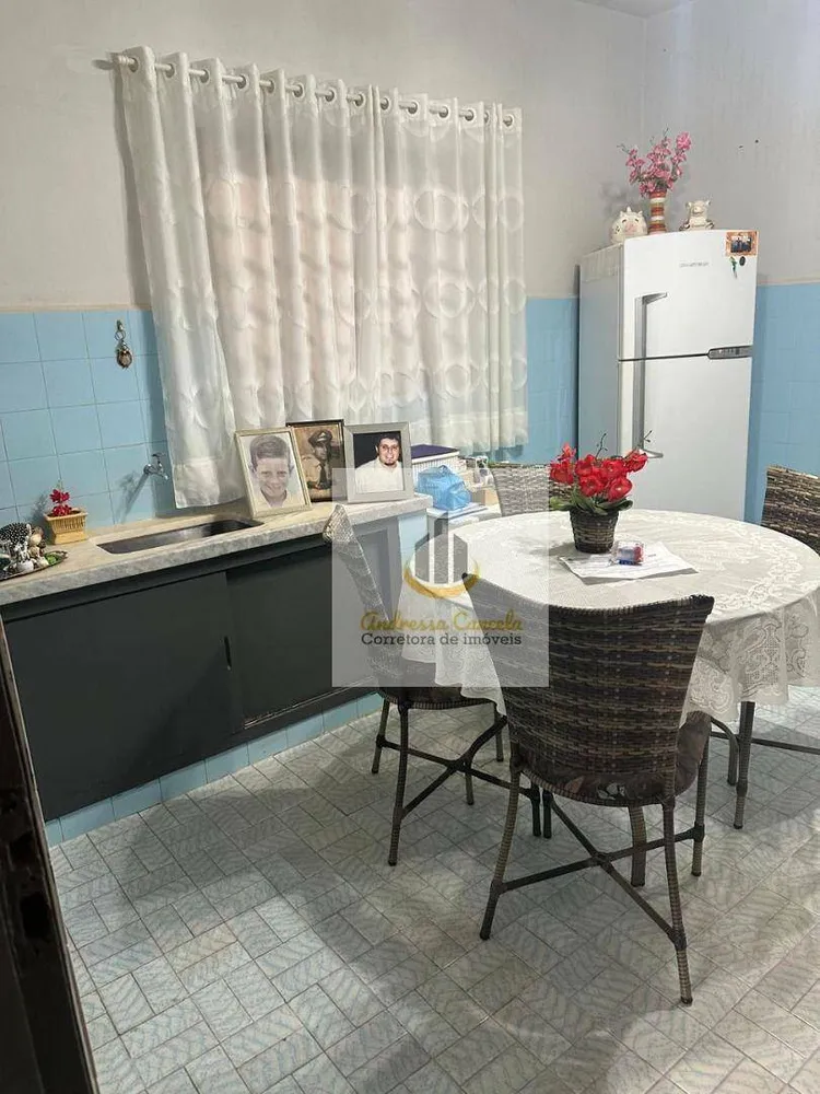 Casa, 3 quartos, 220 m² - Foto 2