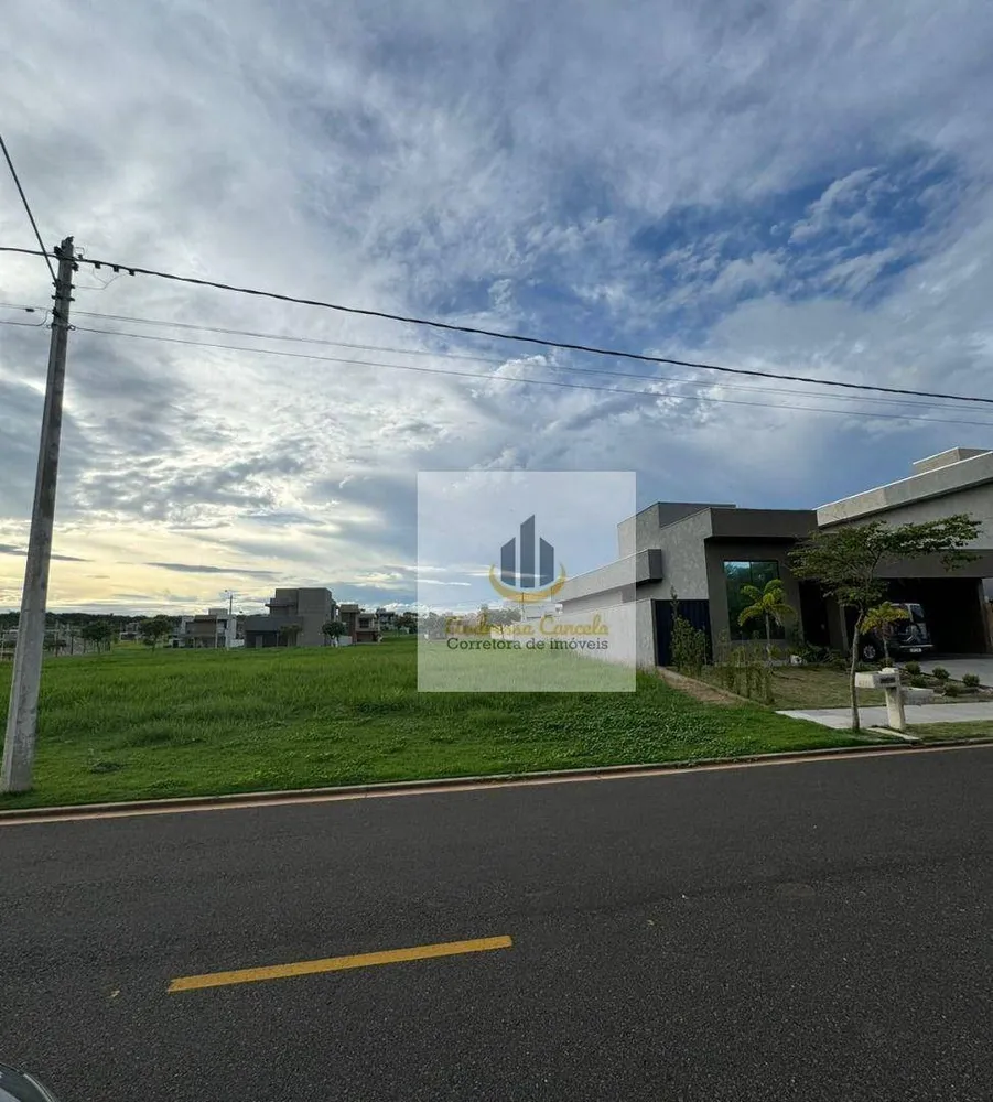 Loteamento e Condomínio, 307 m² - Foto 1