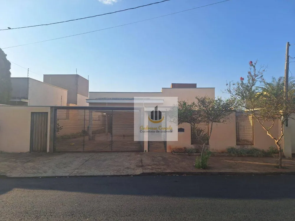 Casa, 3 quartos, 198 m² - Foto 1