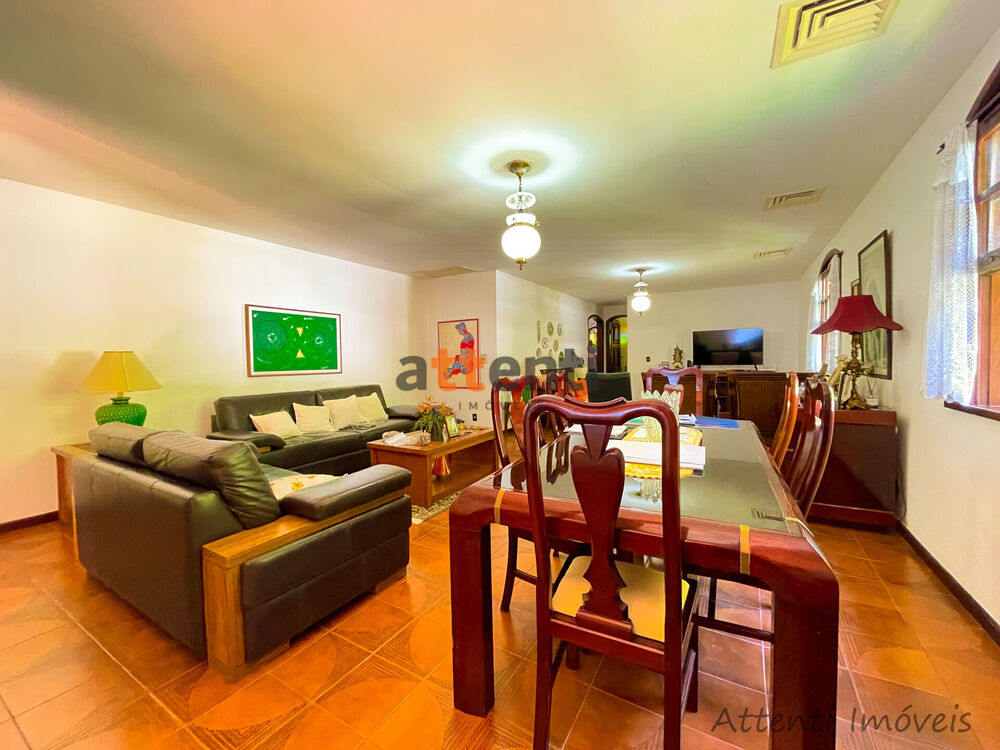 Casa à venda com 8 quartos, 500m² - Foto 2