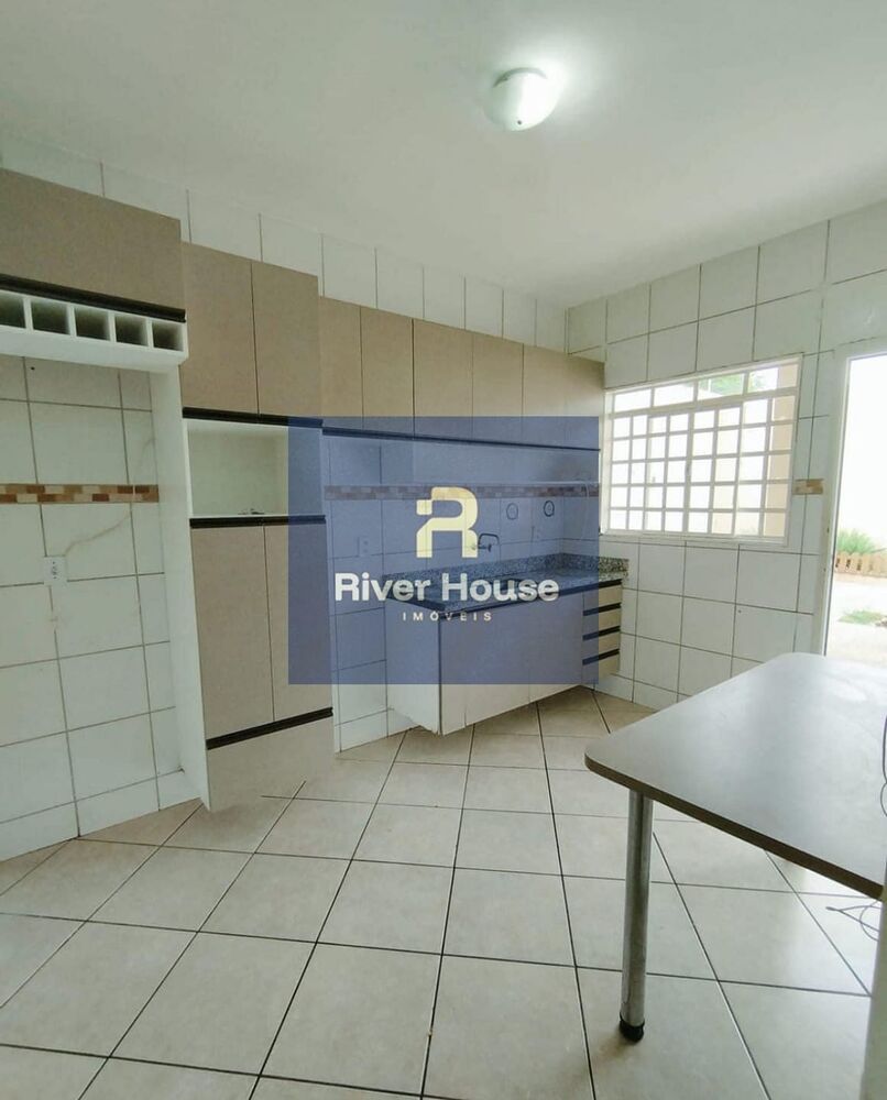 Sobrado à venda e aluguel com 3 quartos, 160m² - Foto 1