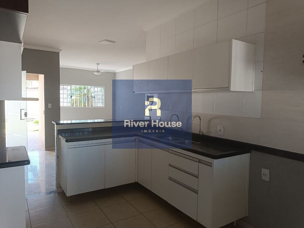 Casa à venda com 3 quartos, 190m² - Foto 2