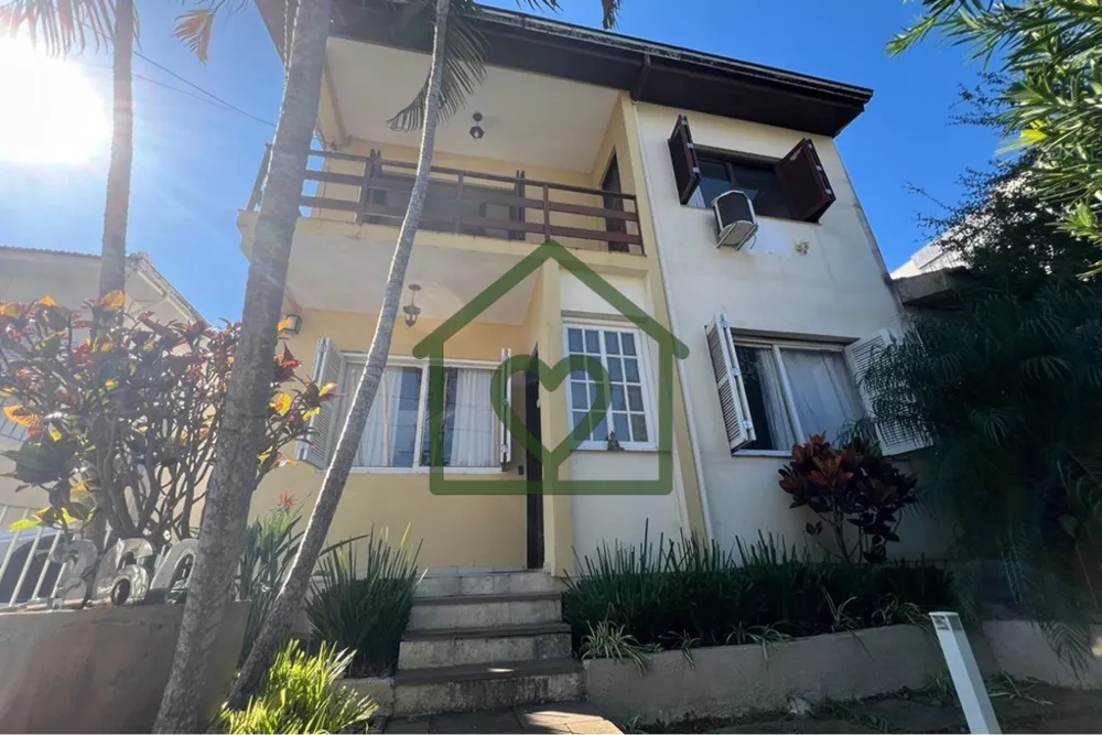 Casa, 4 quartos, 220 m² - Foto 1