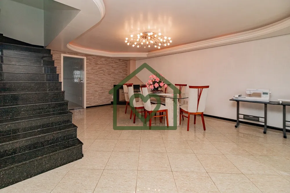 Casa, 3 quartos, 300 m² - Foto 1