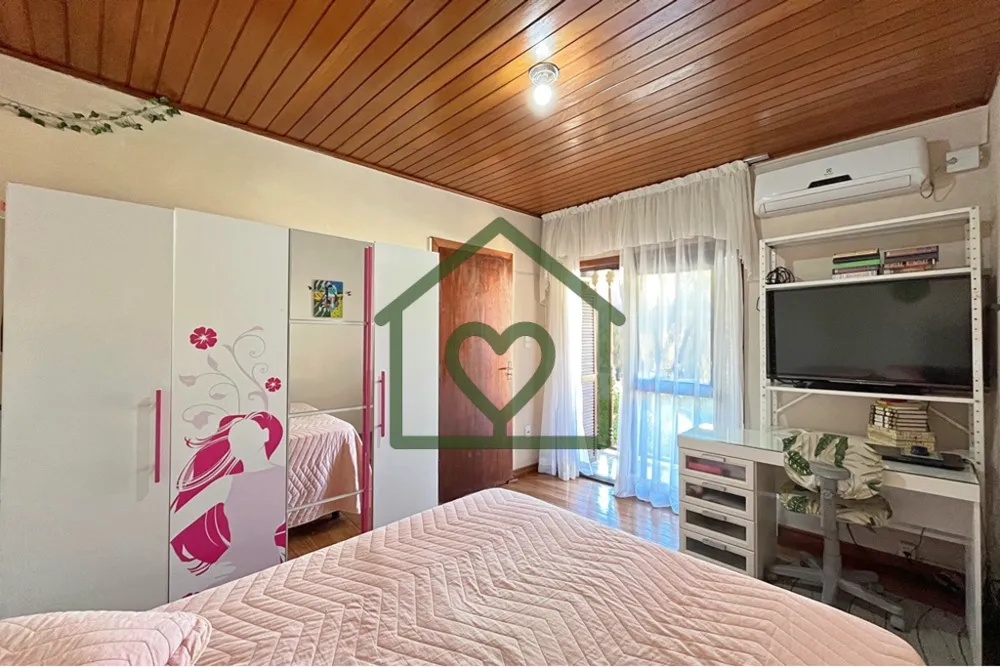 Casa, 4 quartos, 206 m² - Foto 1