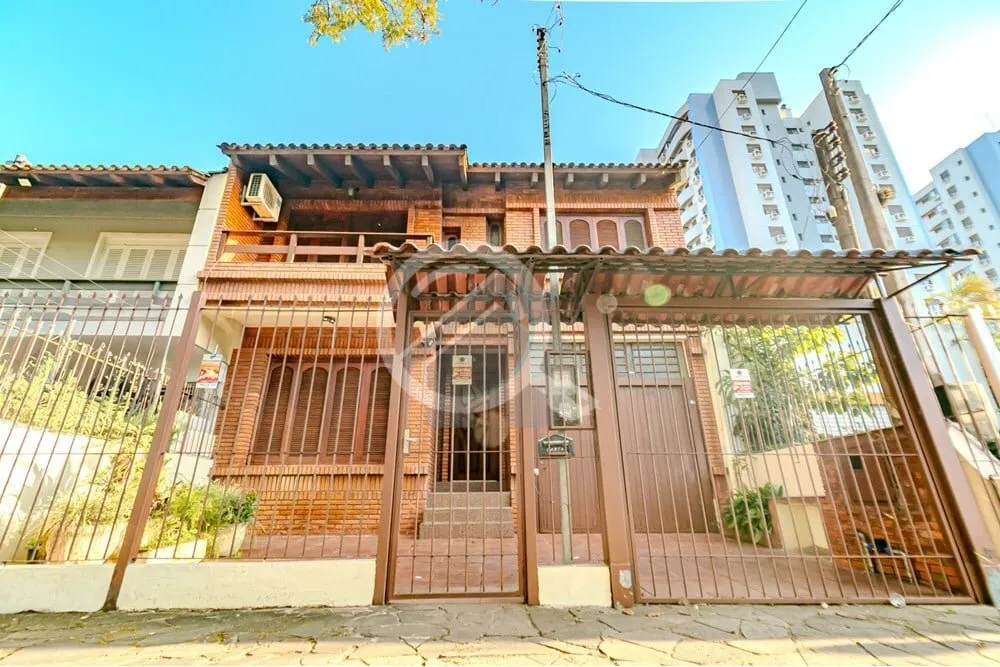 Casa, 3 quartos, 243 m² - Foto 1
