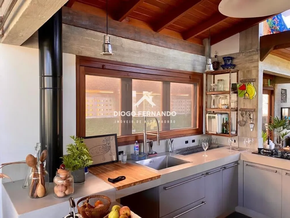 Casa, 3 quartos, 213 m² - Foto 2