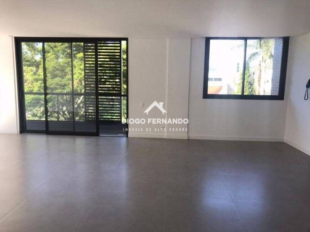 Apartamento à venda com 3 quartos, 223m² - Foto 2