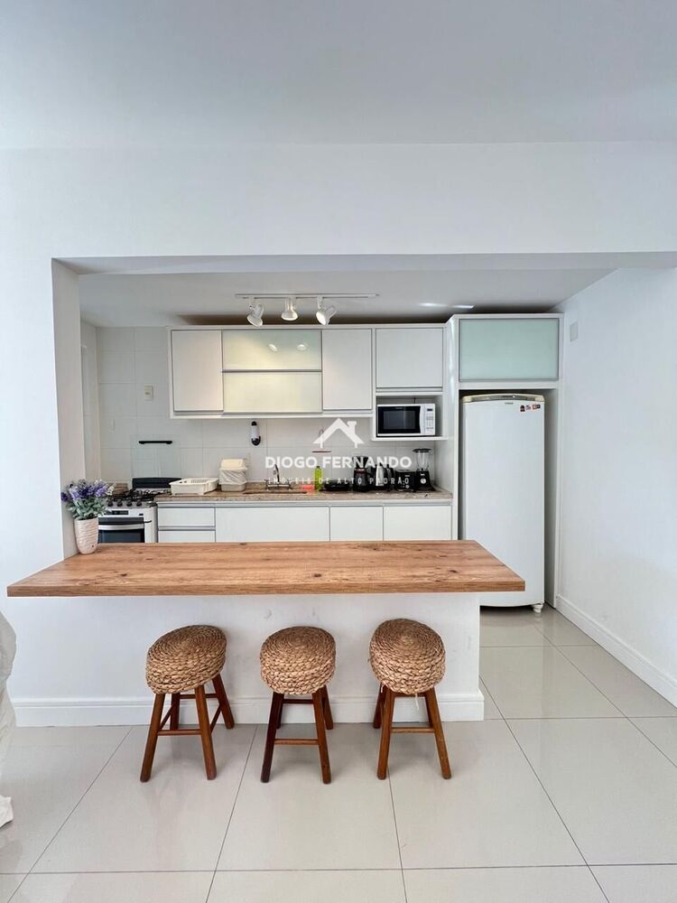 Apartamento à venda com 3 quartos, 98m² - Foto 2