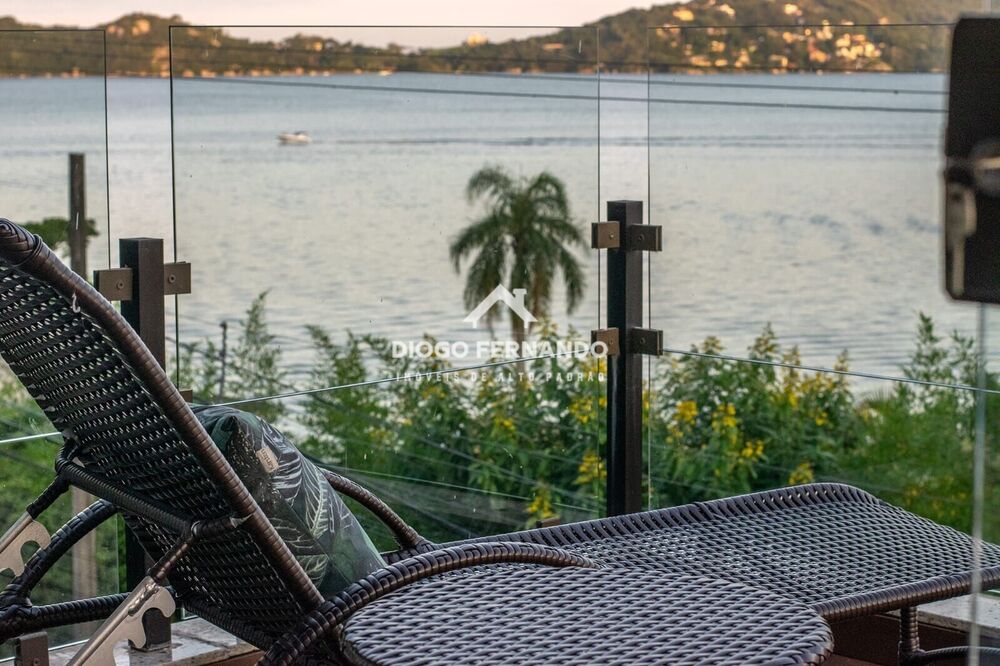 Casa à venda com 3 quartos, 221m² - Foto 5