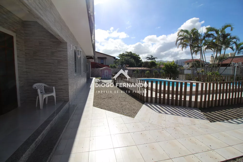 Casa, 4 quartos, 235 m² - Foto 3