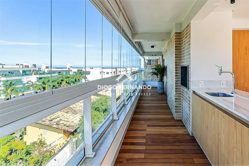Cobertura, 3 quartos, 198 m² - Foto 2