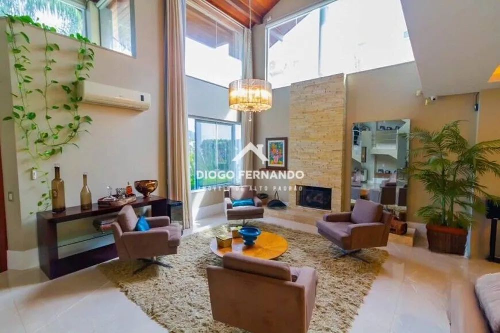 Casa, 4 quartos, 393 m² - Foto 1
