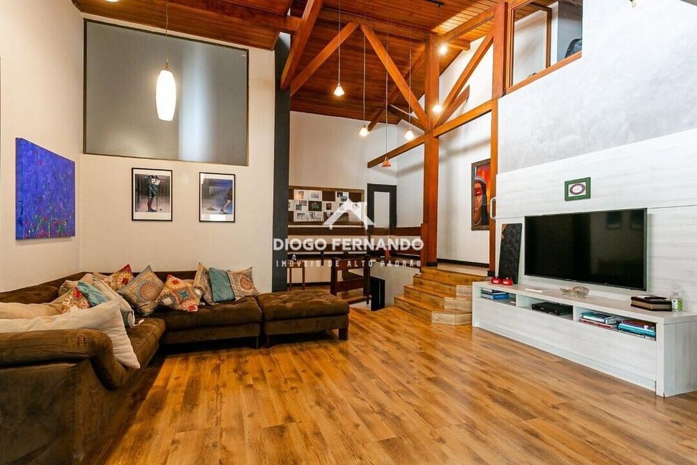 Casa à venda com 6 quartos, 585m² - Foto 6