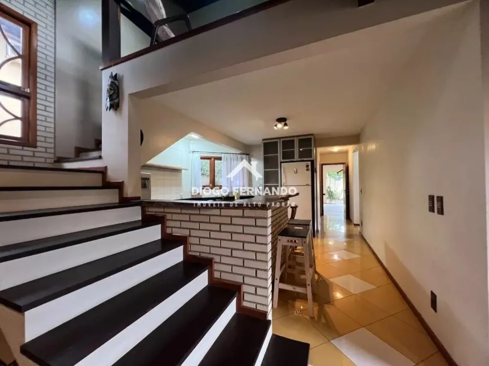 Casa, 4 quartos, 225 m² - Foto 2