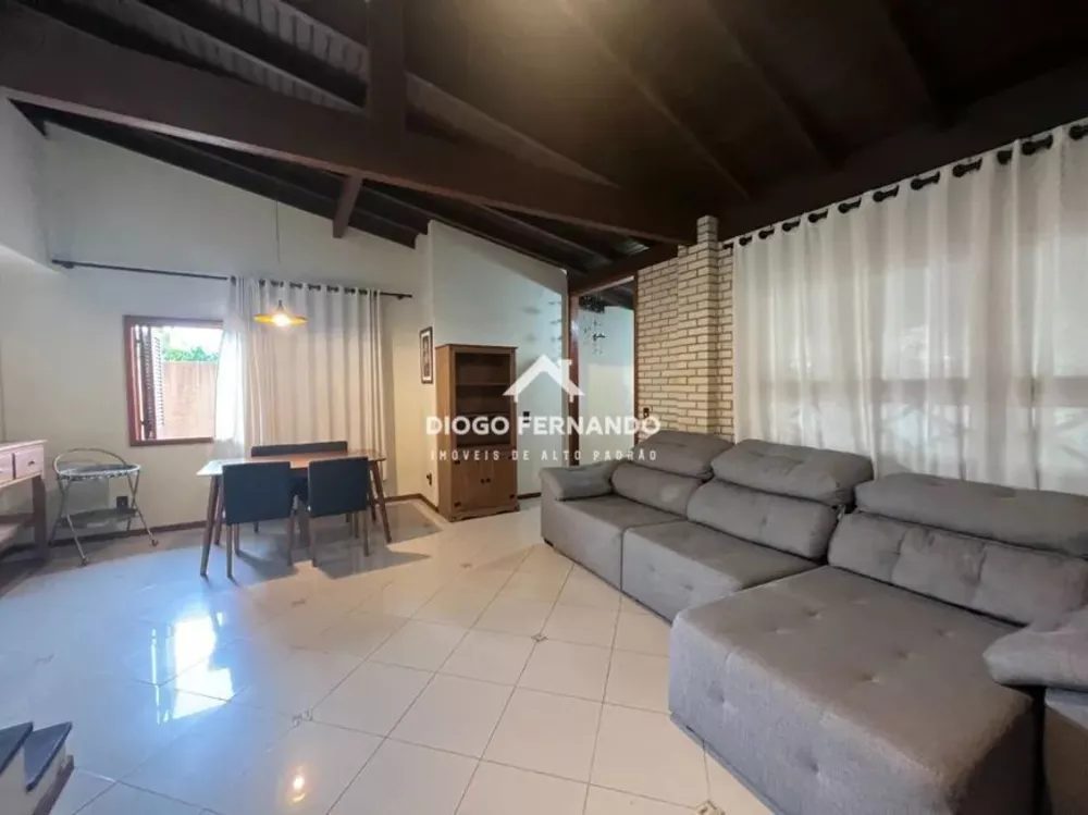 Casa, 4 quartos, 225 m² - Foto 1