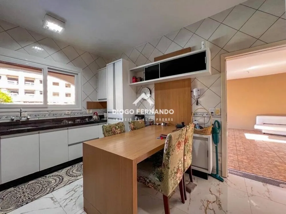 Casa, 4 quartos, 297 m² - Foto 1
