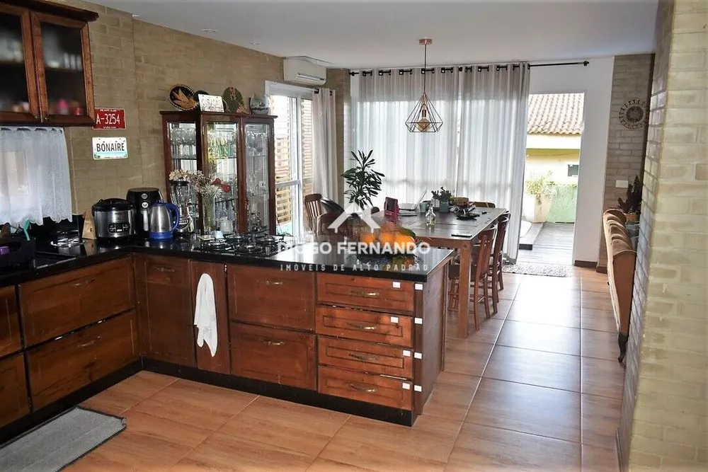 Casa, 4 quartos, 255 m² - Foto 2