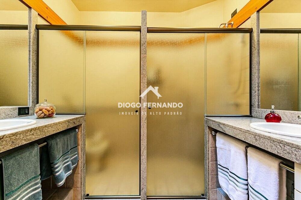 Casa à venda com 3 quartos, 300m² - Foto 4