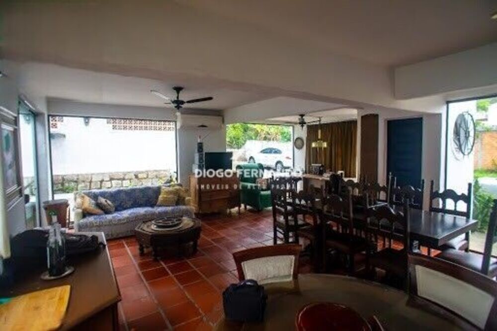 Casa à venda com 4 quartos, 450m² - Foto 1
