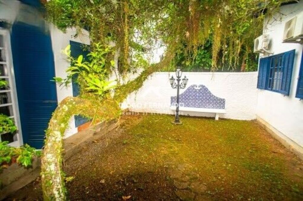 Casa à venda com 4 quartos, 450m² - Foto 2