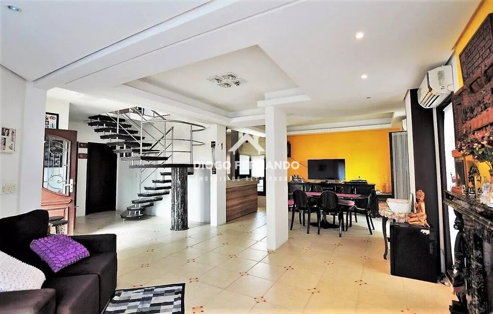 Casa, 5 quartos, 305 m² - Foto 1