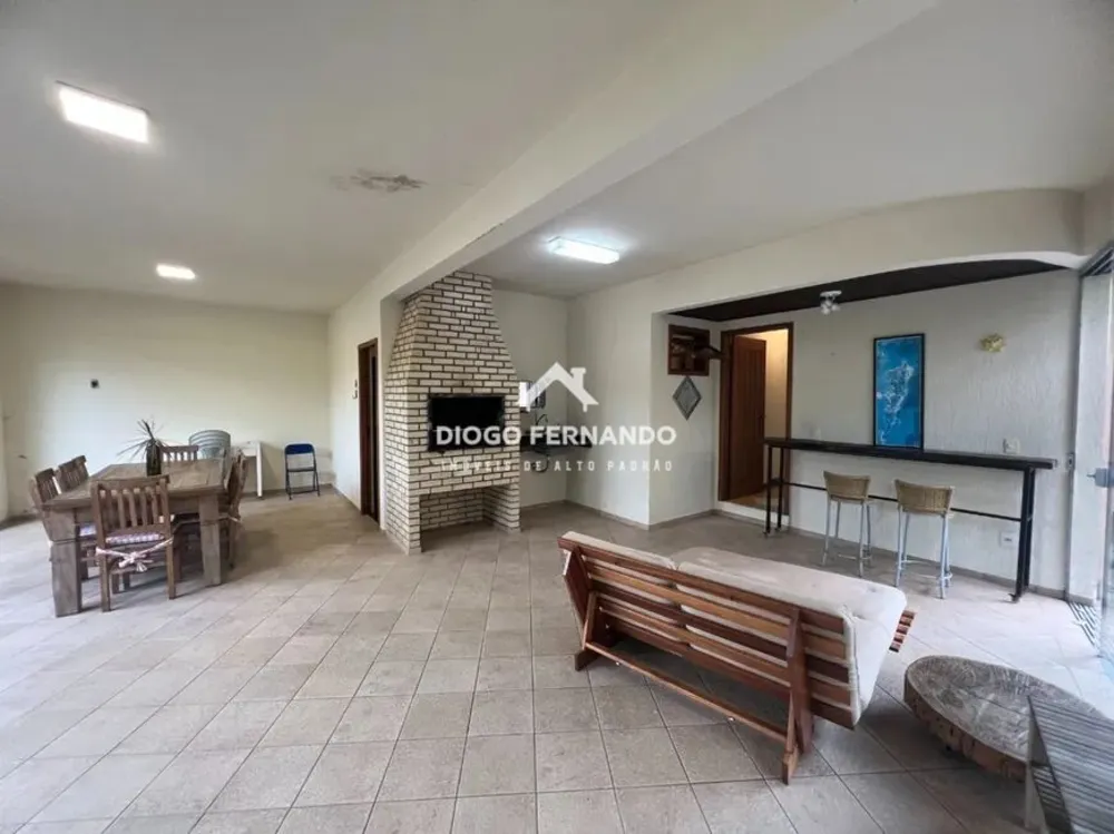Casa, 4 quartos, 225 m² - Foto 1