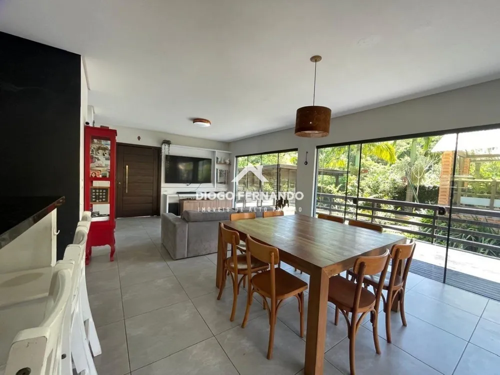Casa, 5 quartos, 225 m² - Foto 3