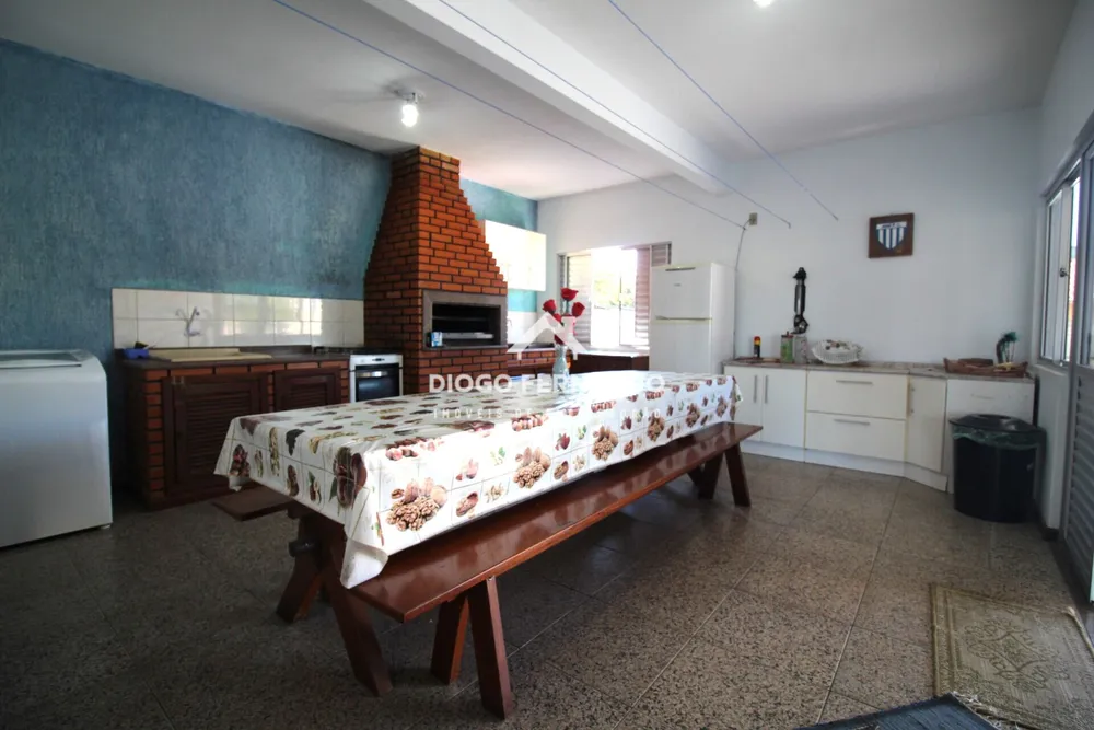 Casa, 4 quartos, 235 m² - Foto 3