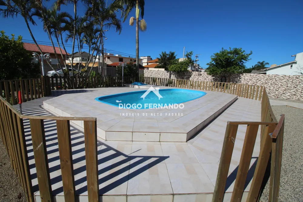 Casa, 4 quartos, 235 m² - Foto 1