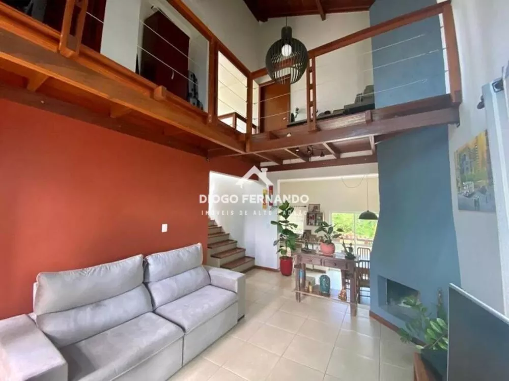 Casa, 3 quartos, 230 m² - Foto 1