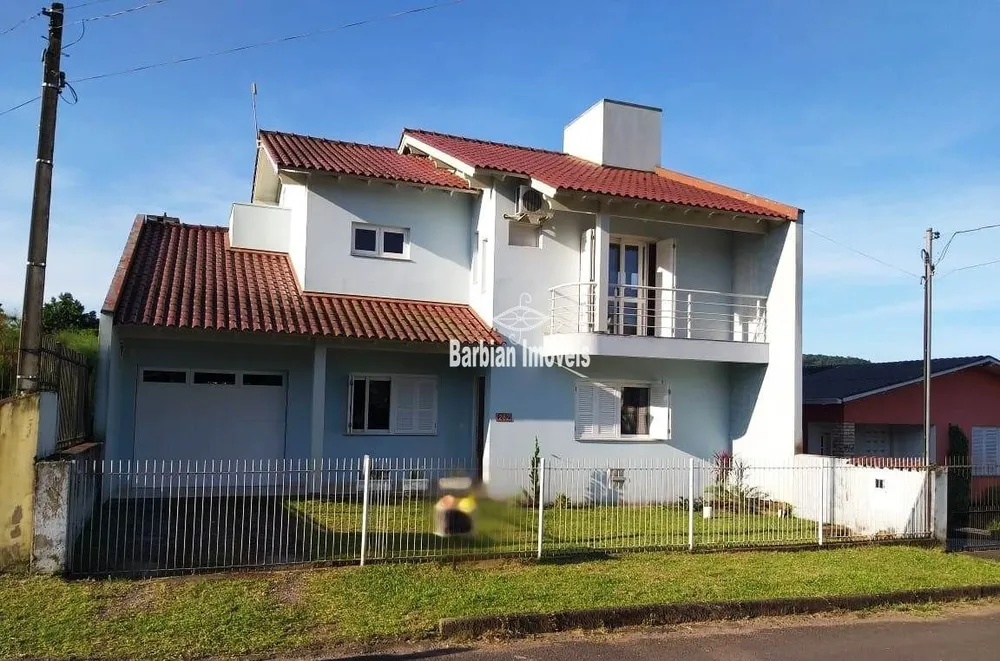 Casa, 4 quartos, 211 m² - Foto 1