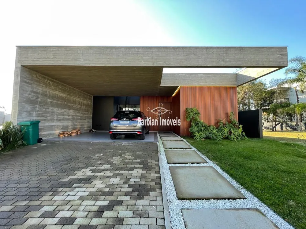 Casa, 3 quartos, 194 m² - Foto 1