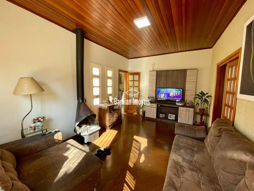 Casa, 3 quartos, 274 m² - Foto 1