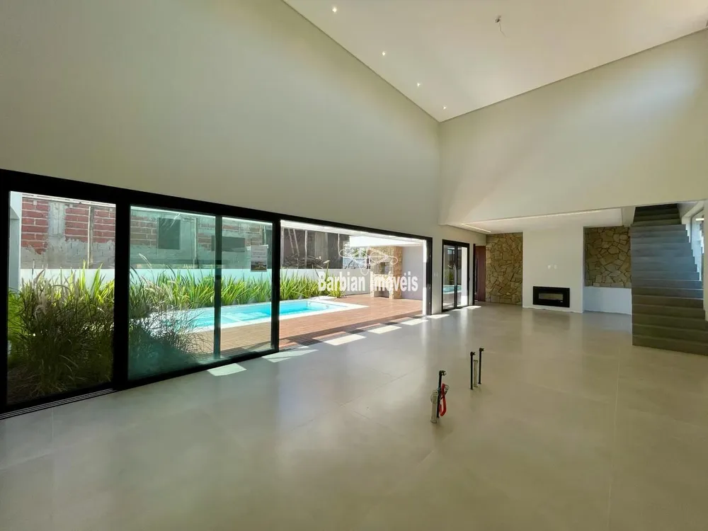 Casa, 3 quartos, 245 m² - Foto 3