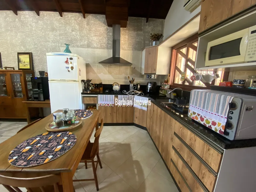 Casa, 3 quartos, 207 m² - Foto 2