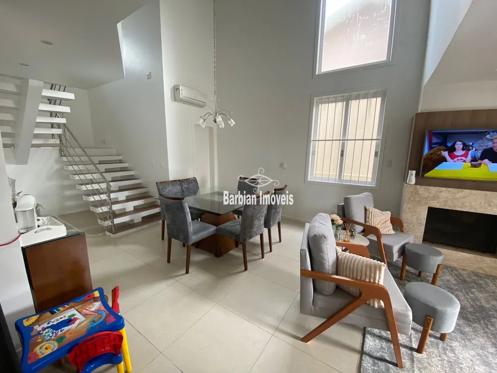 Casa, 4 quartos, 204 m² - Foto 1