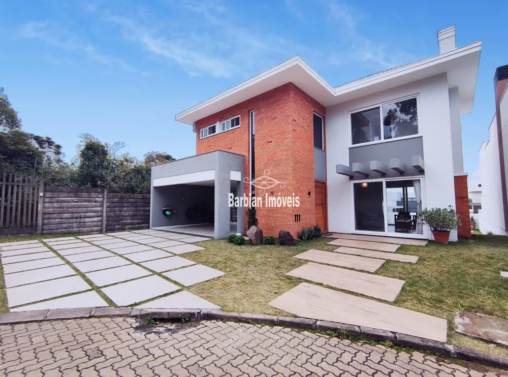 Casa, 3 quartos, 218 m² - Foto 1