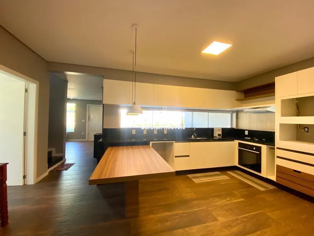 Casa, 3 quartos, 218 m² - Foto 3