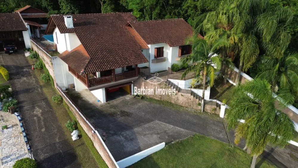 Casa, 4 quartos, 230 m² - Foto 1