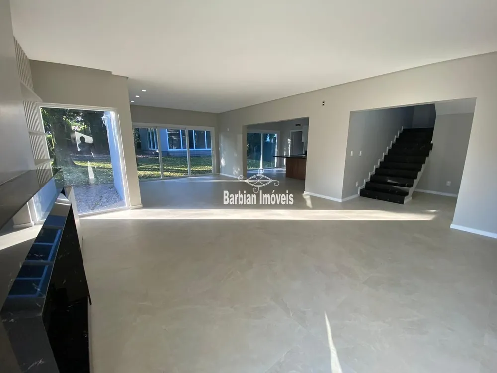 Casa, 3 quartos, 328 m² - Foto 1
