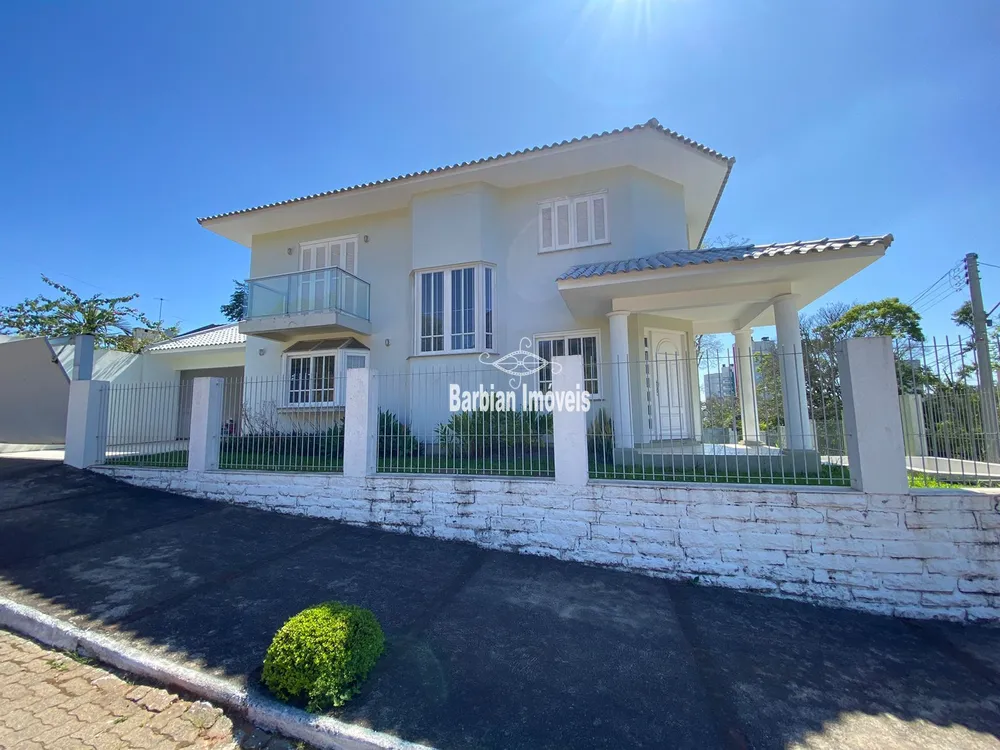 Casa, 3 quartos, 217 m² - Foto 1