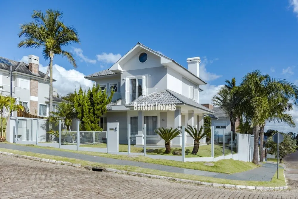 Casa, 4 quartos, 237 m² - Foto 1