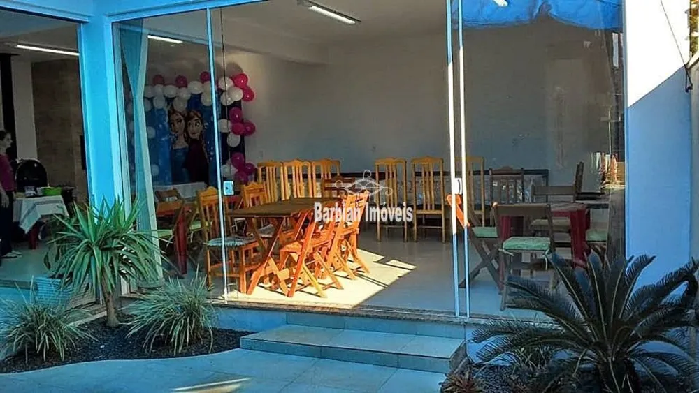 Casa, 3 quartos, 250 m² - Foto 2