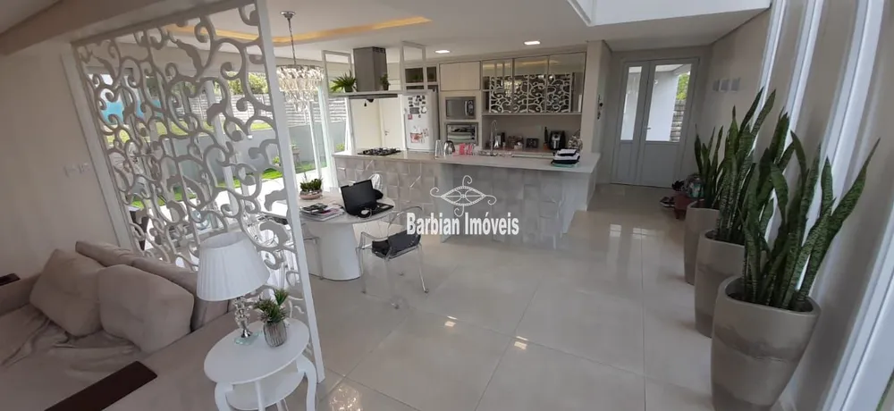 Casa, 3 quartos, 229 m² - Foto 1