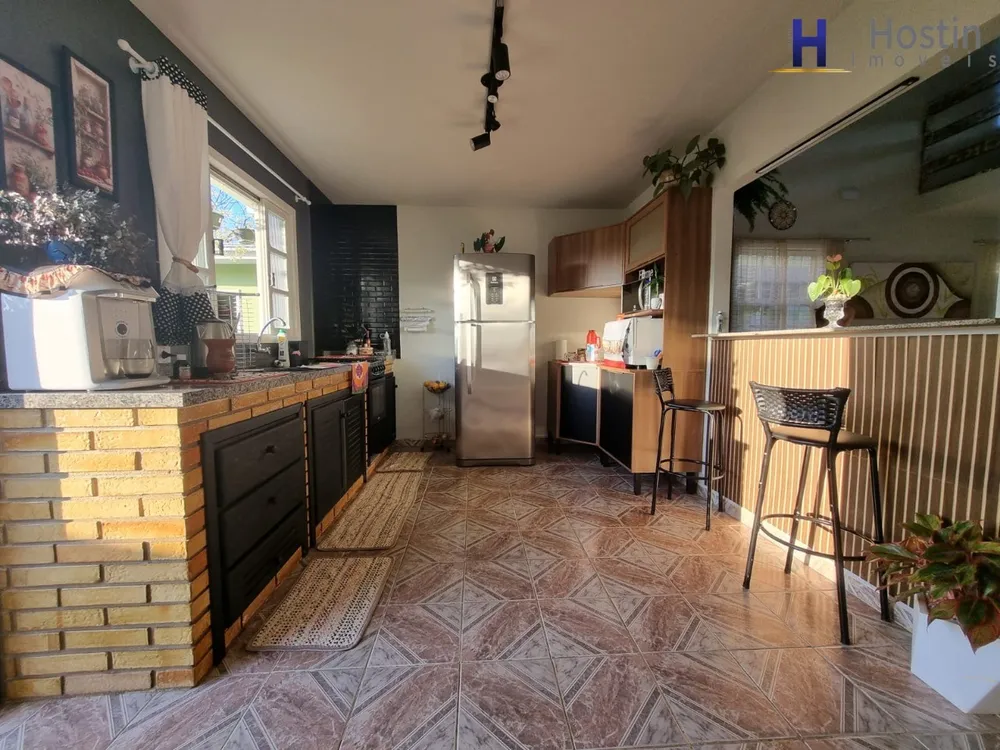 Casa, 1 quarto, 210 m² - Foto 2