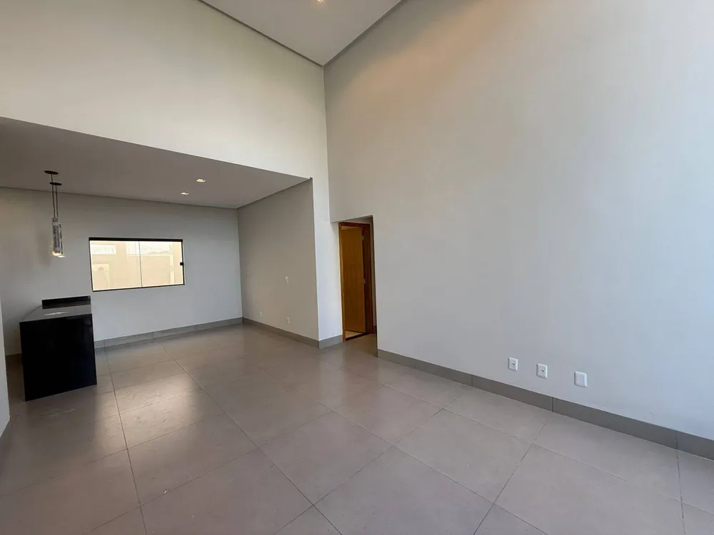 Casa, 3 quartos, 218 m² - Foto 1
