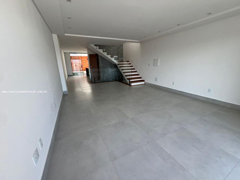 Casa à venda com 3 quartos, 200m² - Foto 2