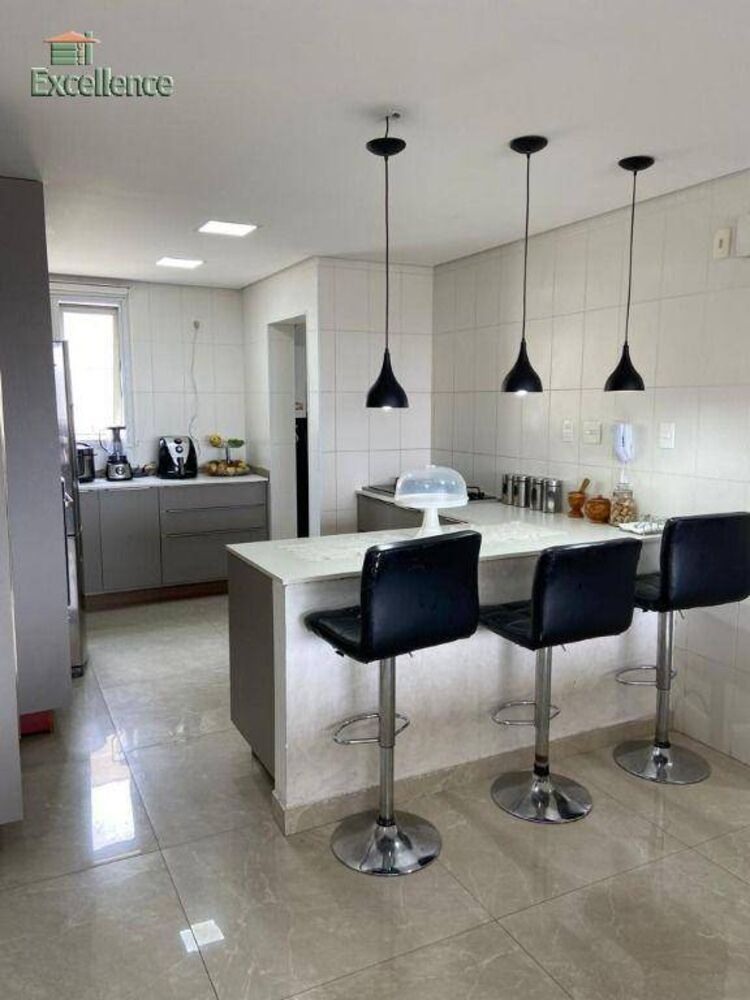 Apartamento à venda com 3 quartos, 128m² - Foto 1